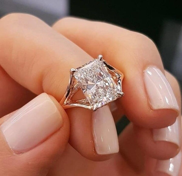 Fashion Personality Four Claw Square Zircon Ring