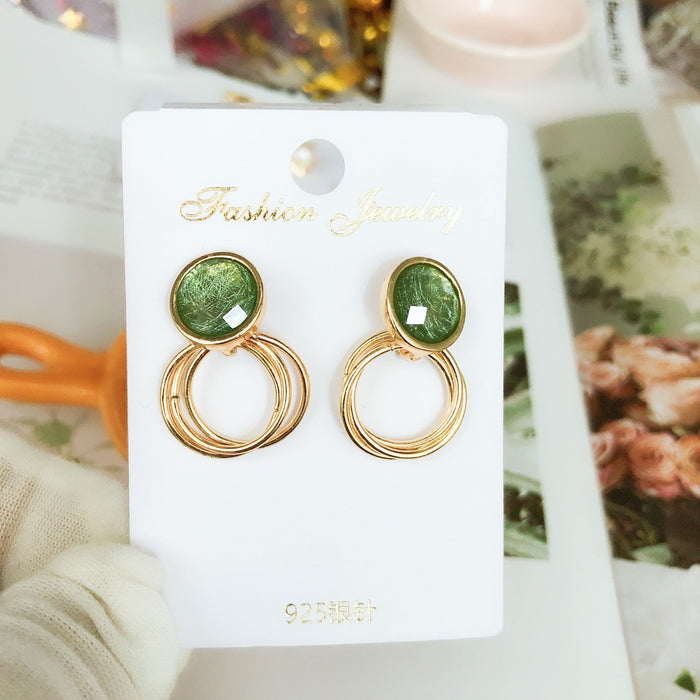 Green round earrings