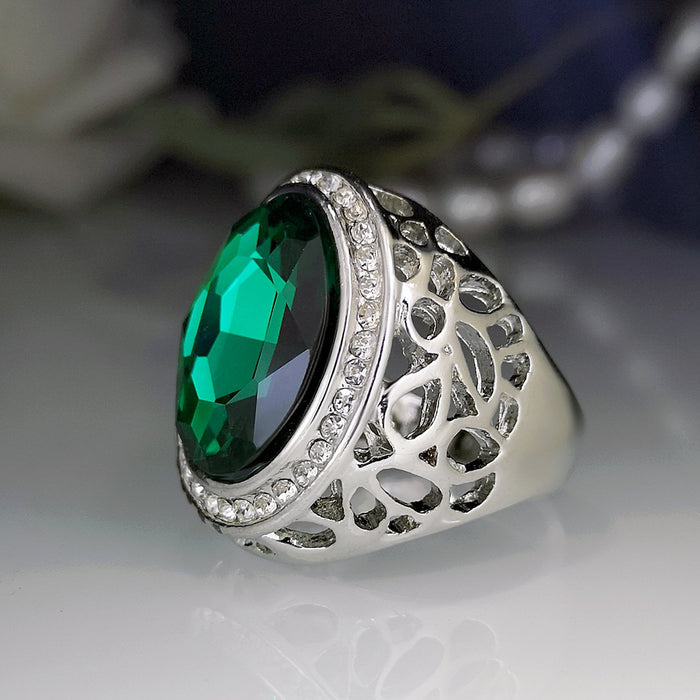 New Exaggerated Hollow Carved Green Haoshi Ring