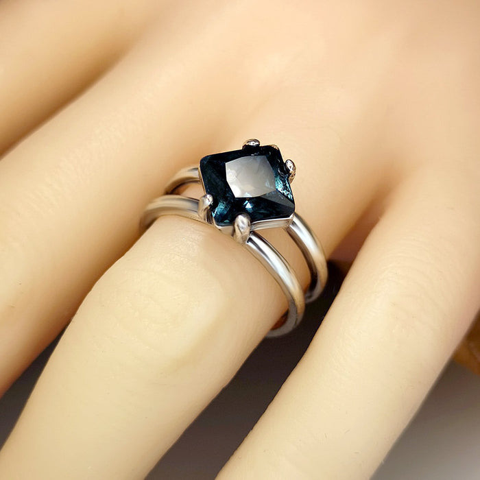 Ins Creative Vintage Blue Zircon Ring