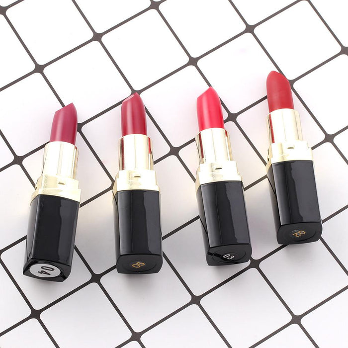 Matte fog face velvet lipstick is not easy to decolour black pipe lipstick.