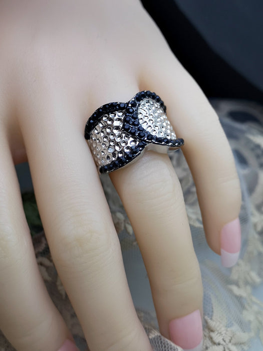 Women's Jewelry Fashion Cool Black and White Ring