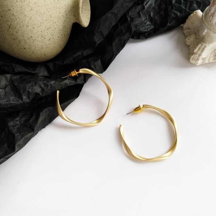 Geometric C-Line Earrings