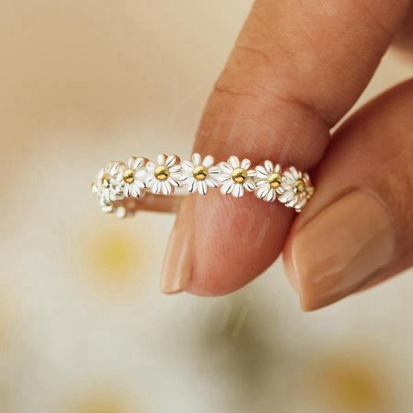 Small Daisy Ring