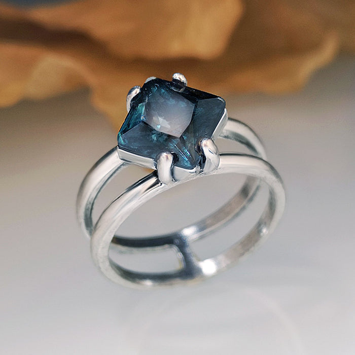 Ins Creative Vintage Blue Zircon Ring