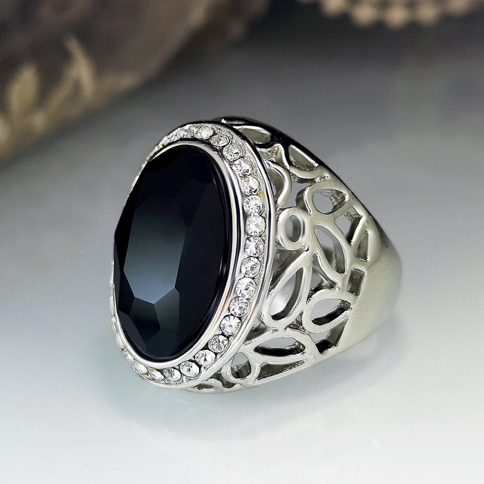 New Exaggerated Hollow Carved Green Haoshi Ring