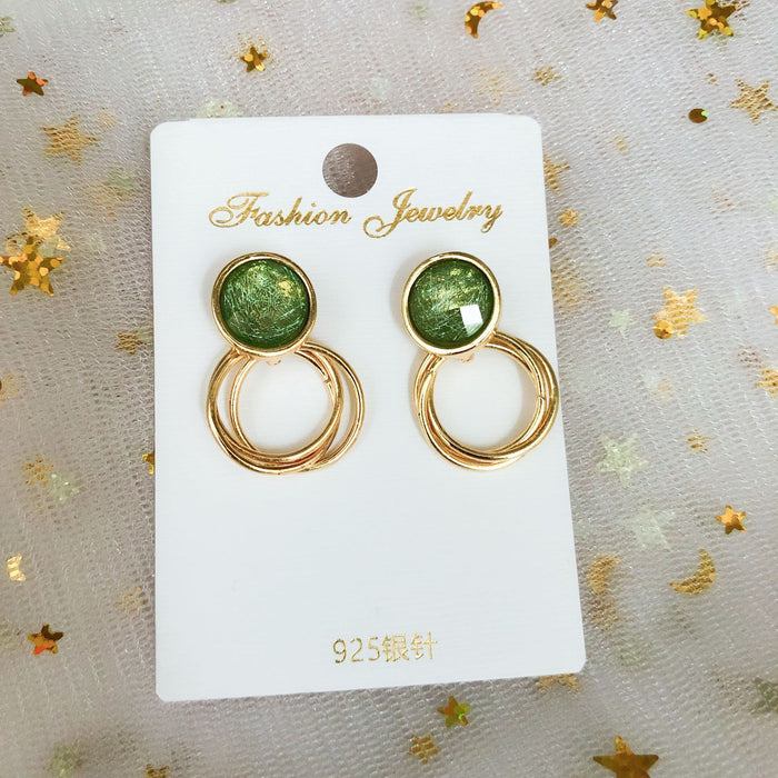 Green round earrings