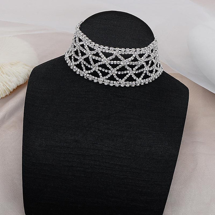 Simple and Fashionable Hollow Out Rhinestone Women's Neck Chain Necklace