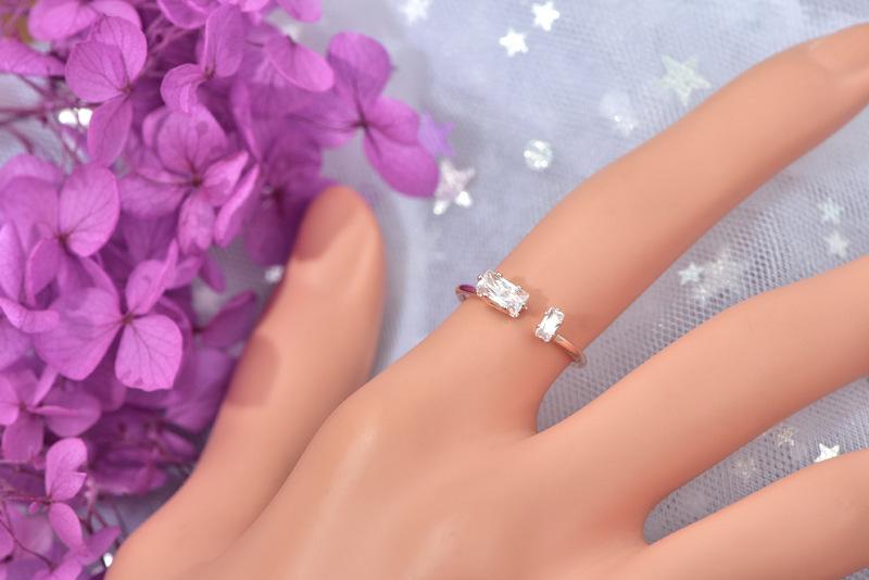 Rose Gold Open Square Ring