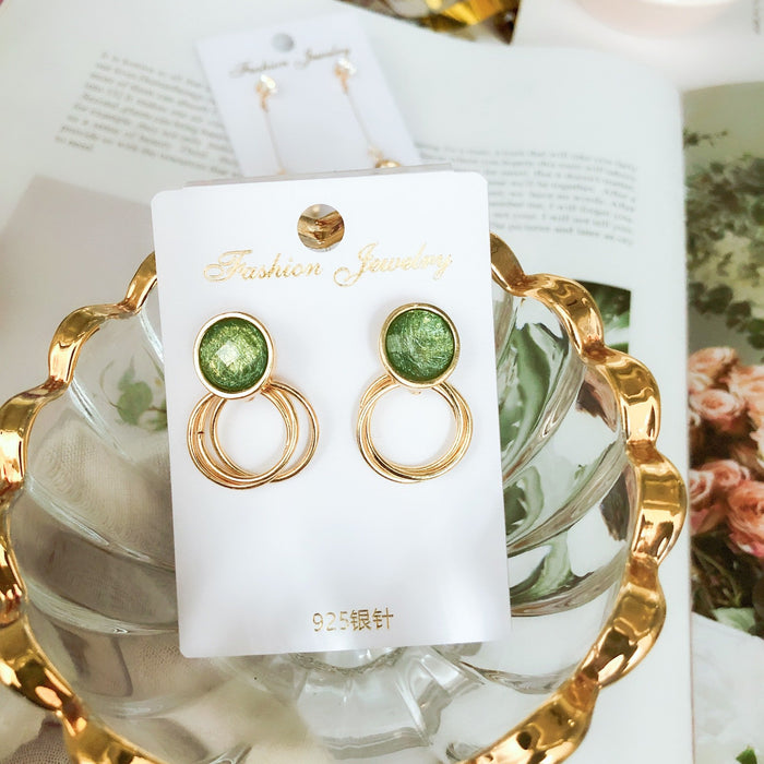 Green round earrings