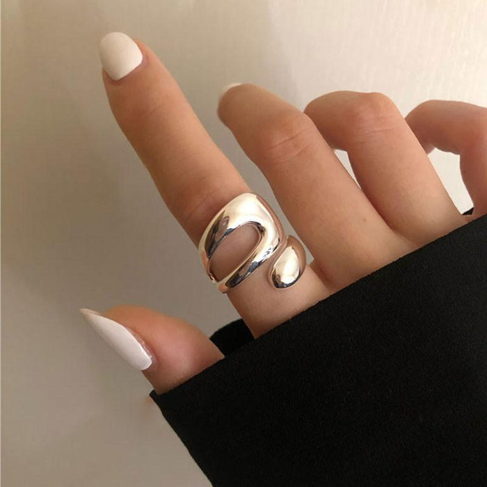 Geometric ring