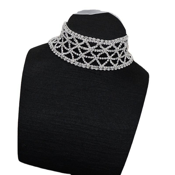 Simple and Fashionable Hollow Out Rhinestone Women's Neck Chain Necklace