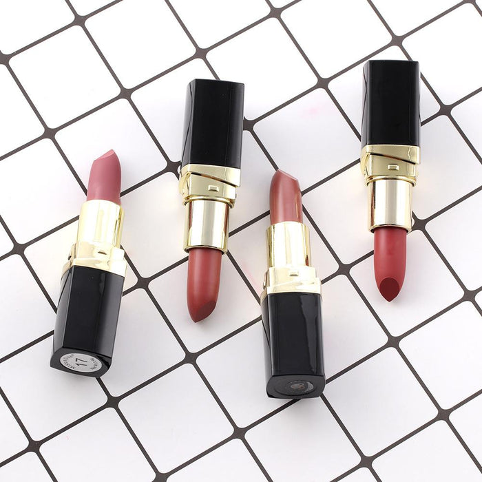 Matte fog face velvet lipstick is not easy to decolour black pipe lipstick.