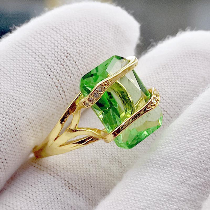 Fashion Personality Exaggerated Green Haoshi Ring